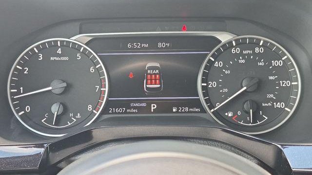 2025 Nissan Pathfinder SV