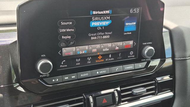 2025 Nissan Pathfinder SV