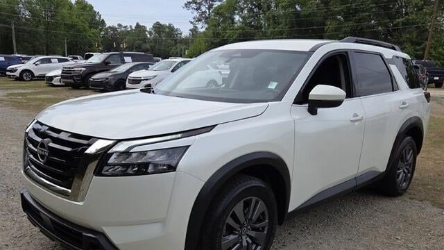 2024 Nissan Pathfinder SV