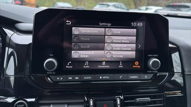 2024 Nissan Pathfinder SV