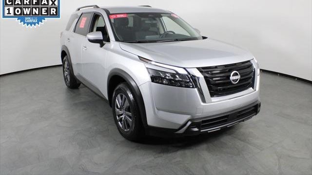 2025 Nissan Pathfinder SV