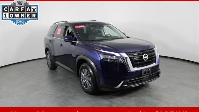 2025 Nissan Pathfinder SV