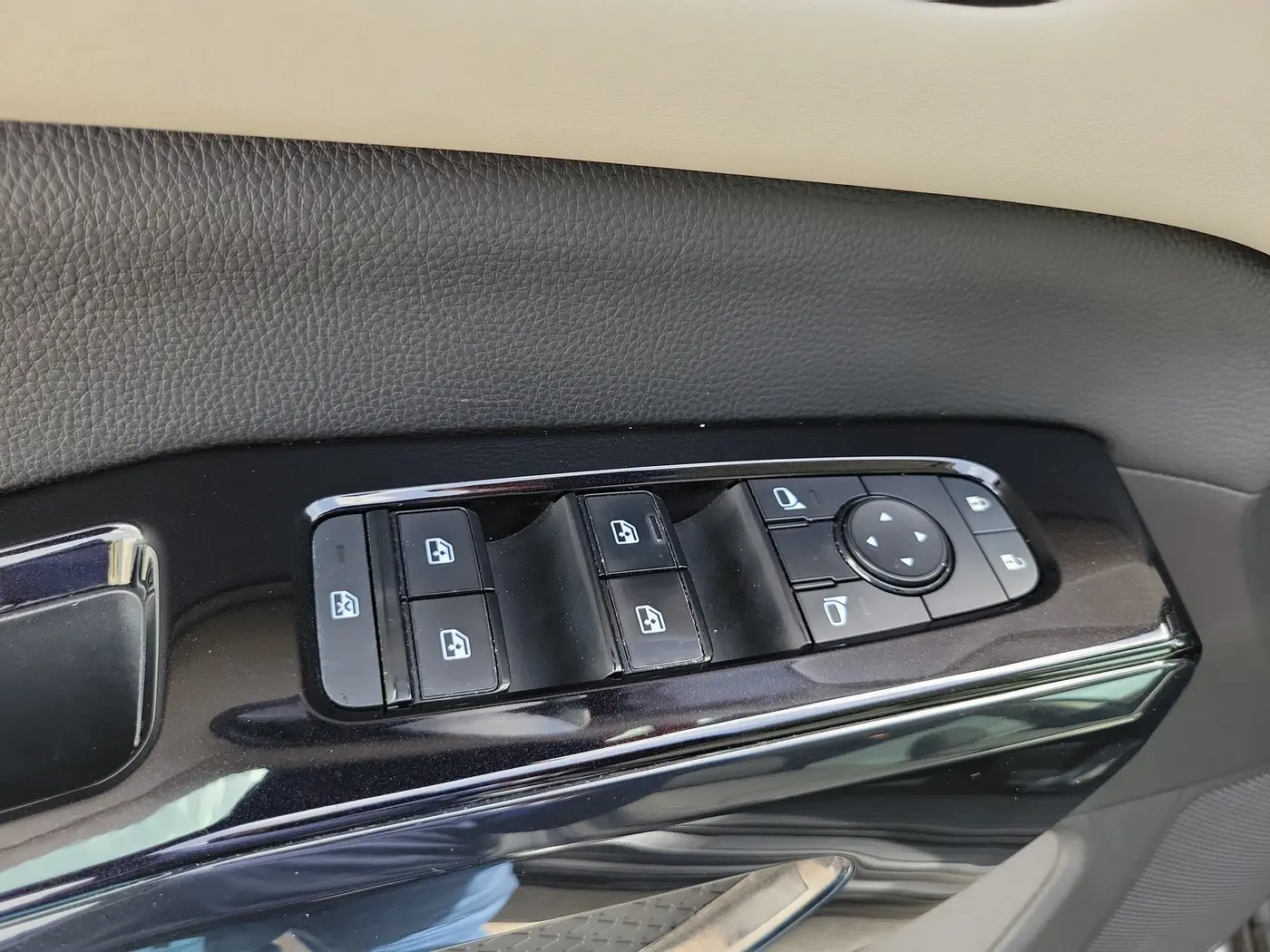 2022 Nissan Pathfinder - $19,880