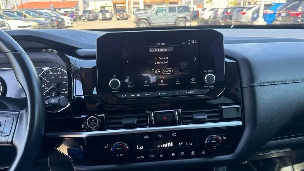 2024 Nissan Pathfinder SV