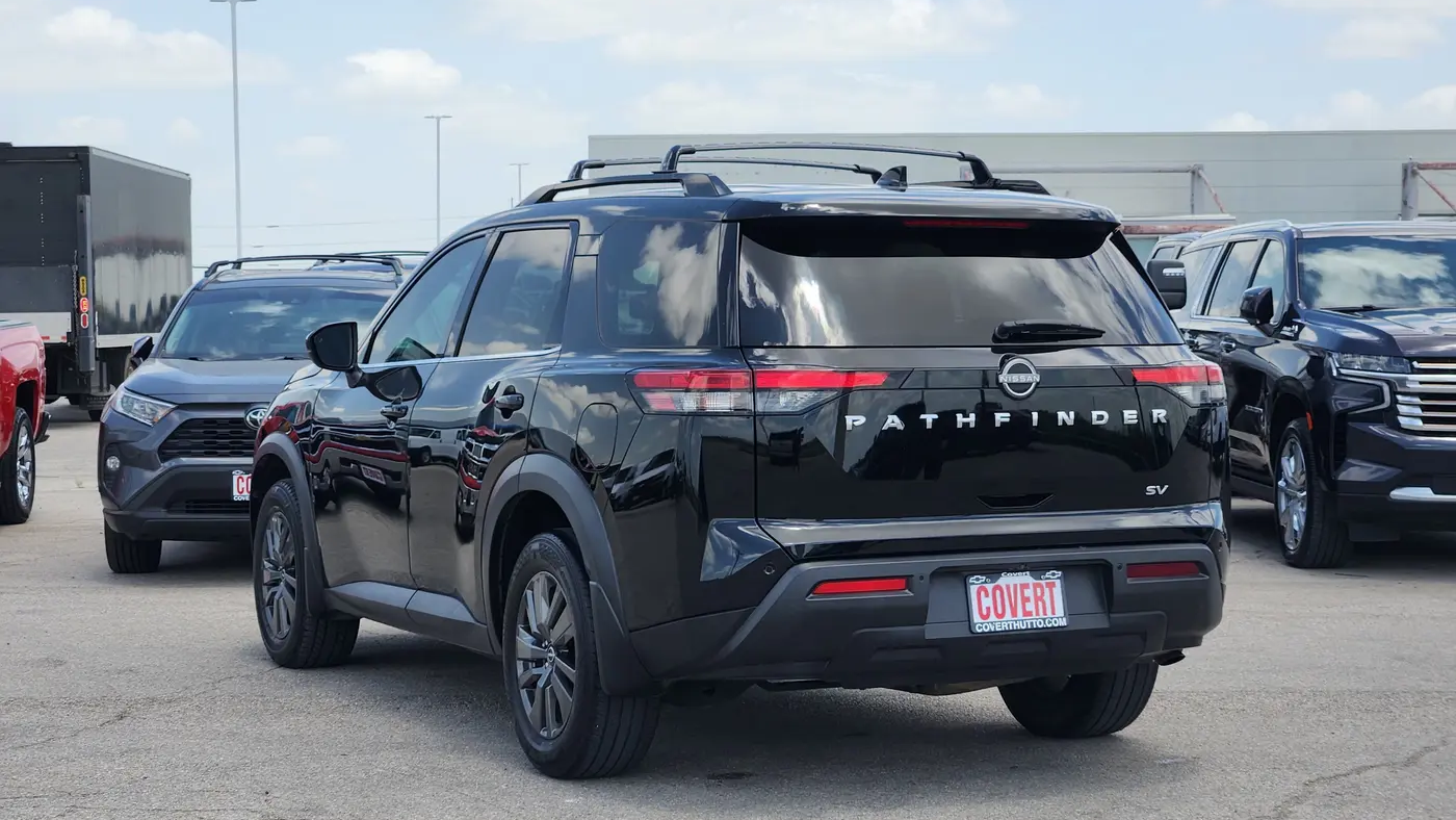 2022 Nissan Pathfinder SV