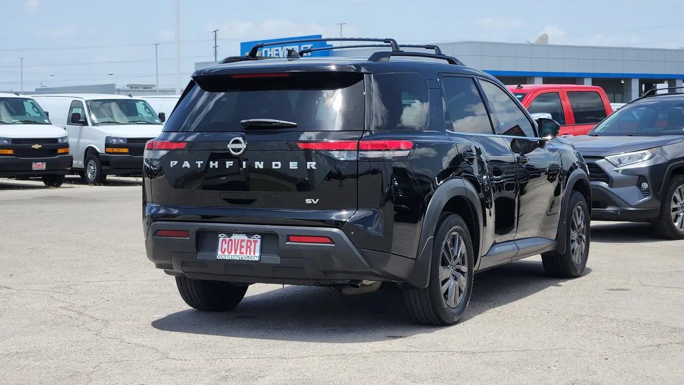2022 Nissan Pathfinder SV