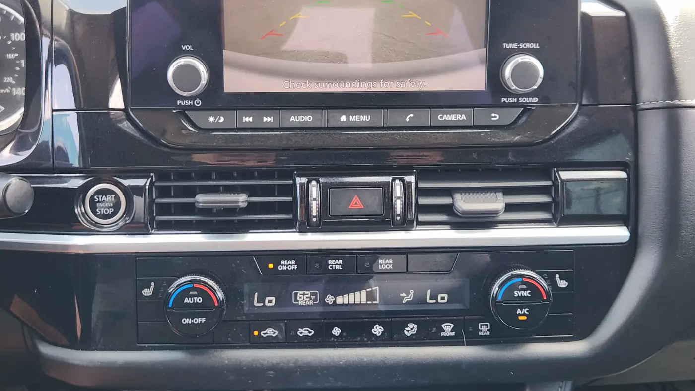 2022 Nissan Pathfinder SV