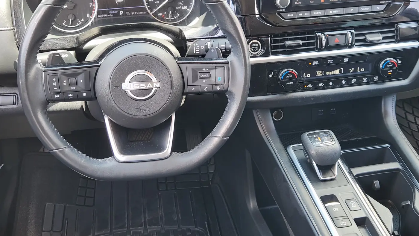 2022 Nissan Pathfinder SV