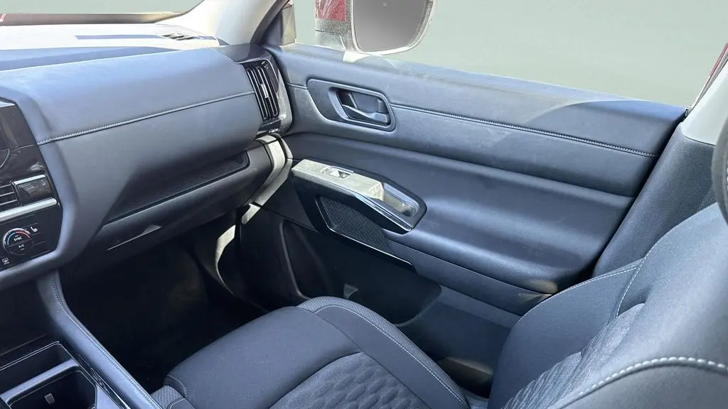 2023 Nissan Pathfinder SV