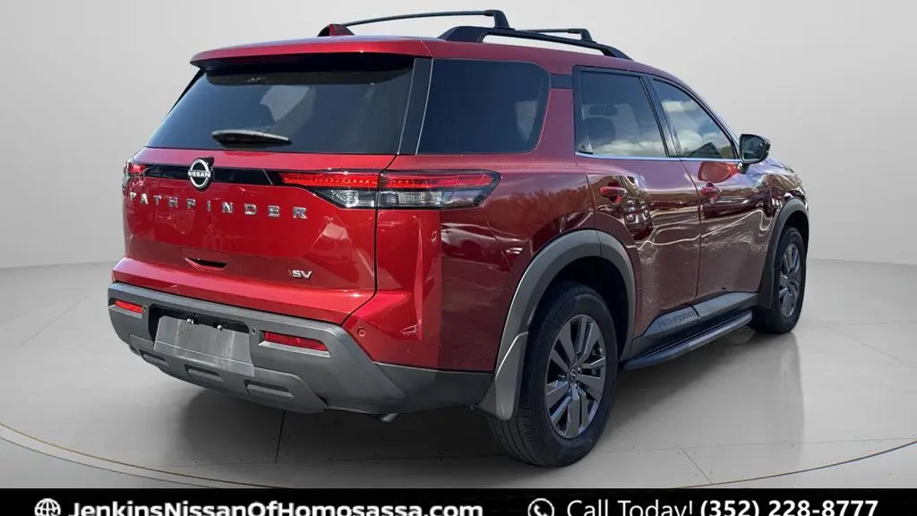 2023 Nissan Pathfinder SV