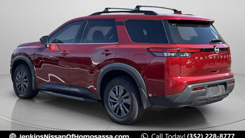 2023 Nissan Pathfinder SV