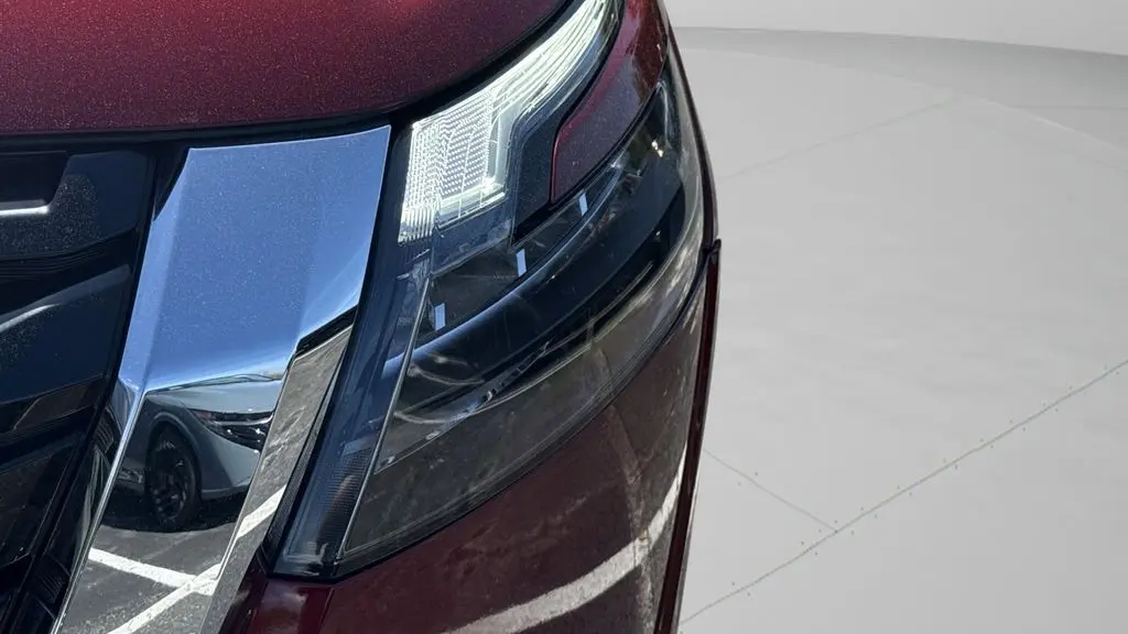 2023 Nissan Pathfinder SV