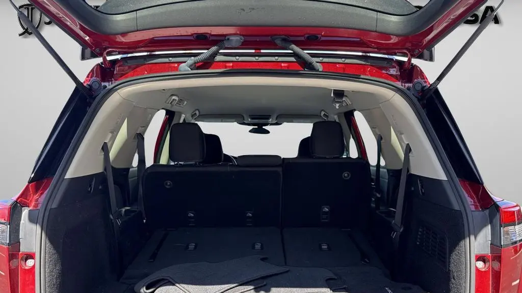 2023 Nissan Pathfinder SV