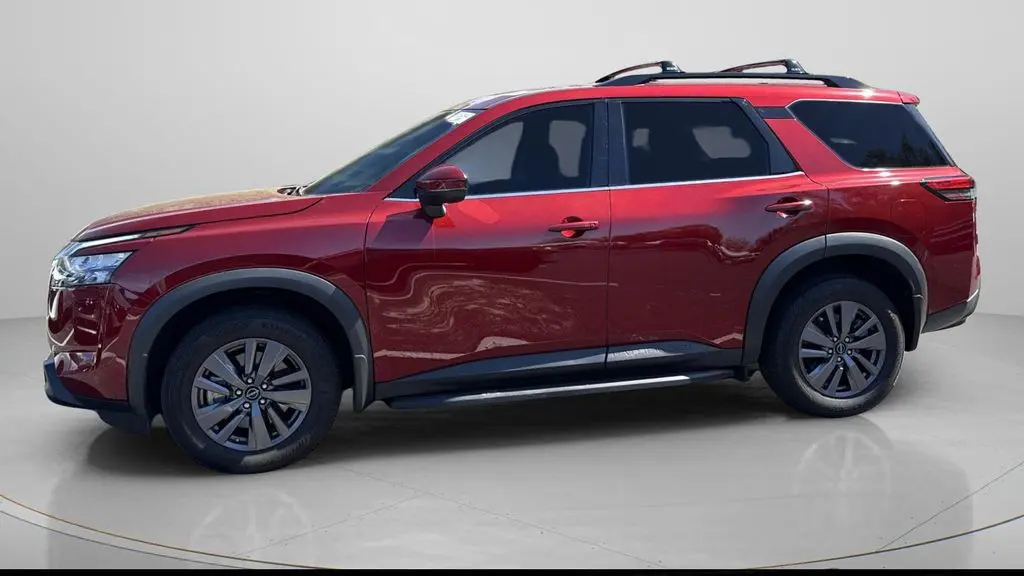 2023 Nissan Pathfinder SV