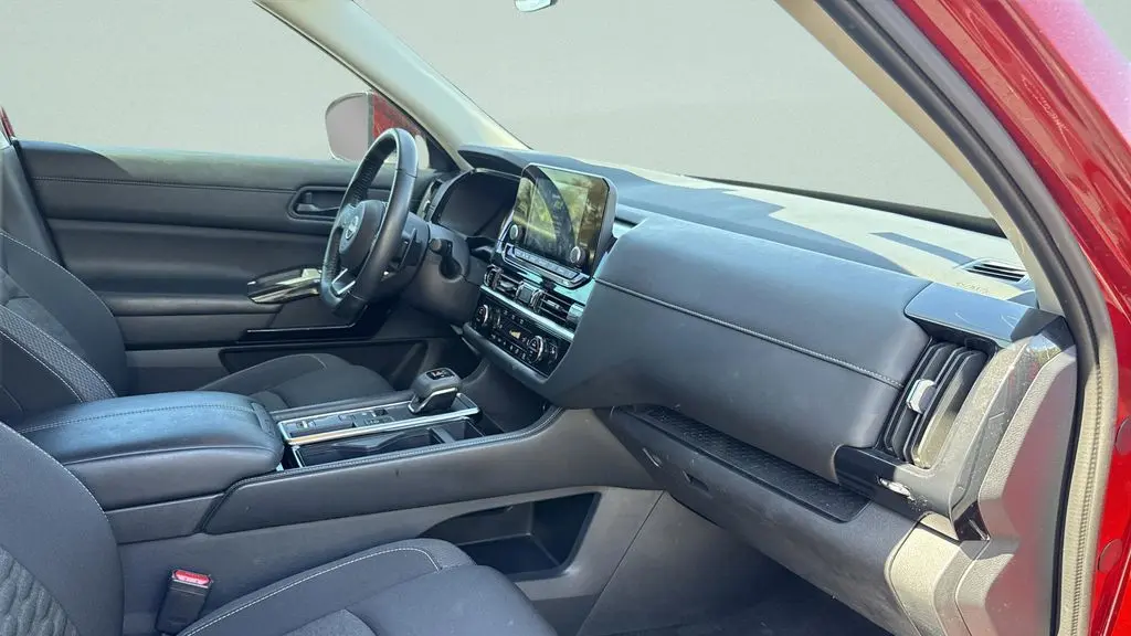 2023 Nissan Pathfinder SV