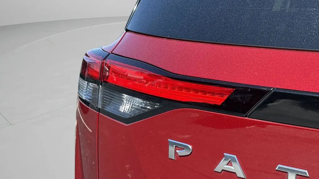 2023 Nissan Pathfinder SV