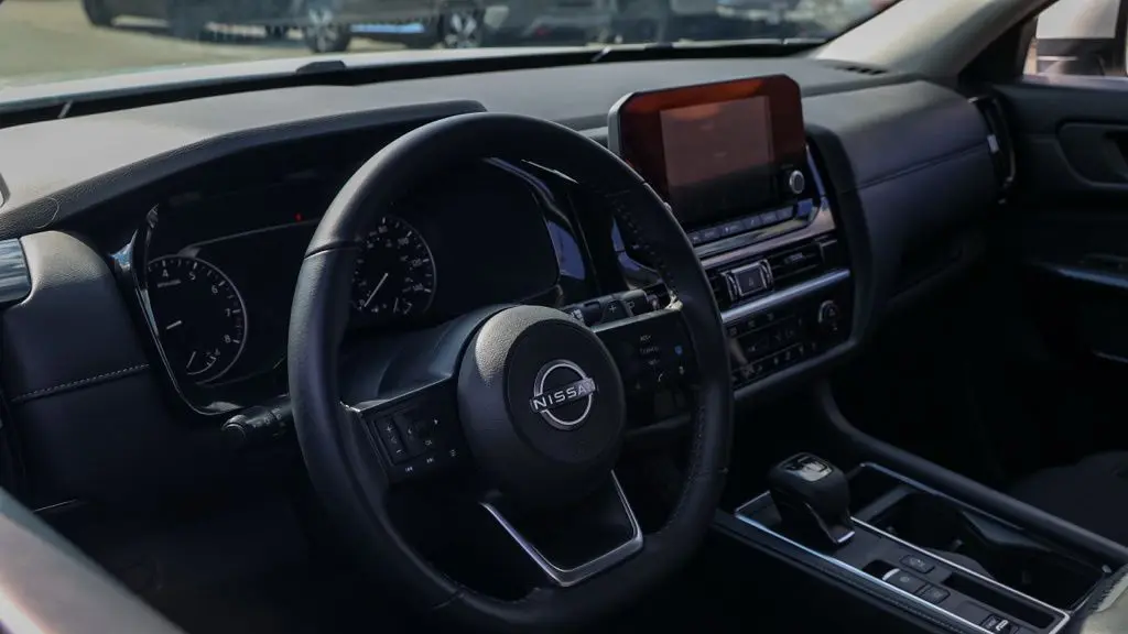 2024 Nissan Pathfinder SV