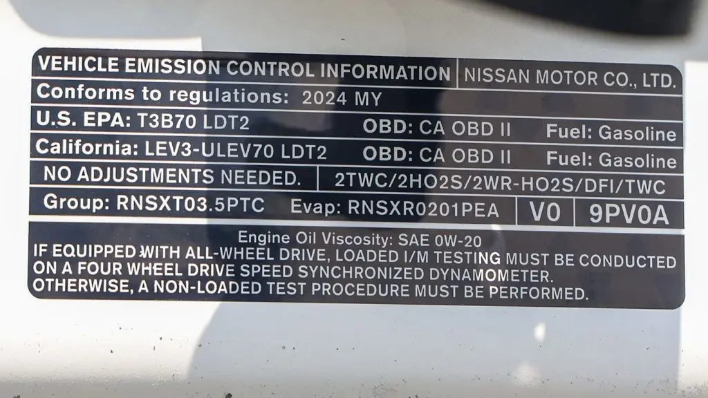 2024 Nissan Pathfinder SV