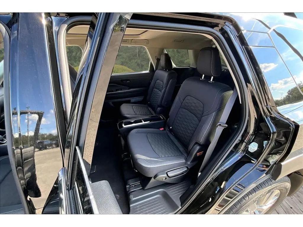 2025 Nissan Pathfinder - $30,600