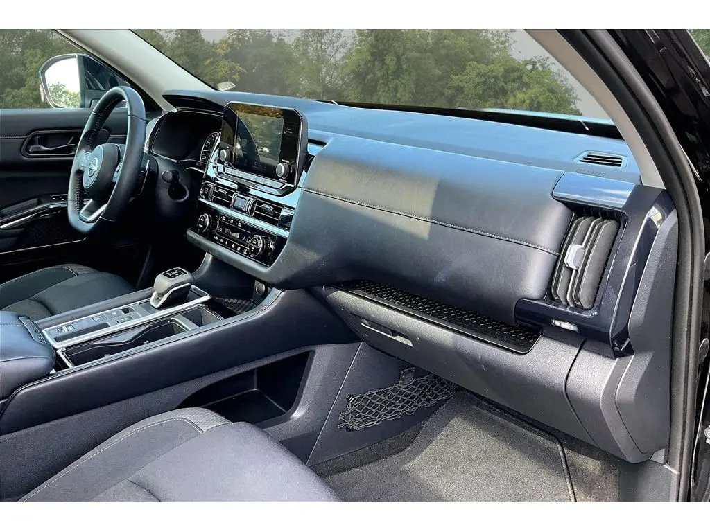 2025 Nissan Pathfinder - $30,600