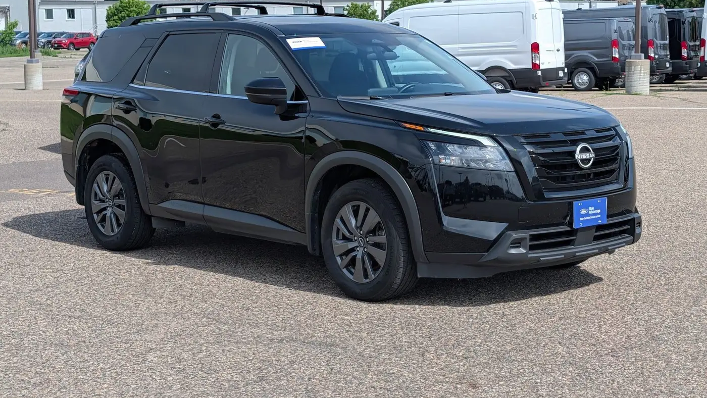 2023 Nissan Pathfinder SV