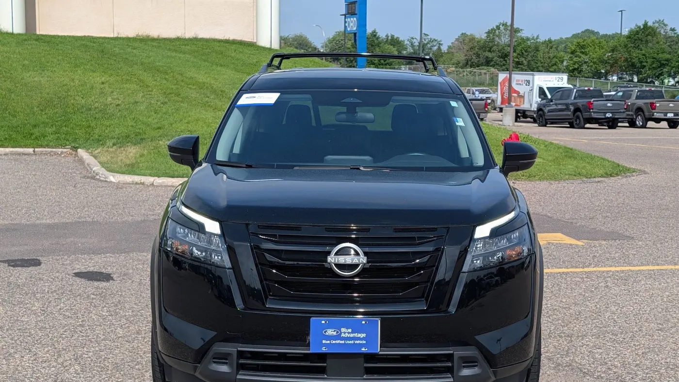 2023 Nissan Pathfinder SV