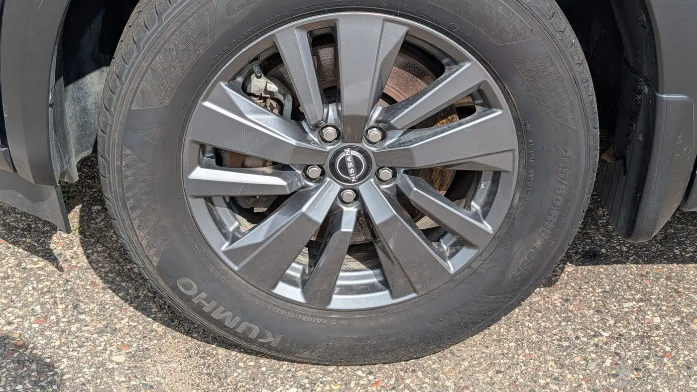 2023 Nissan Pathfinder SV