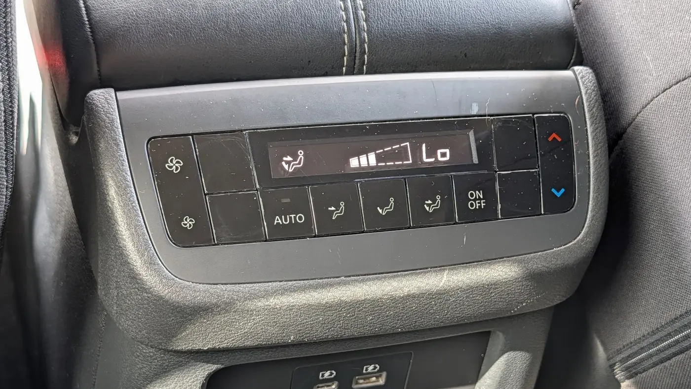 2023 Nissan Pathfinder SV