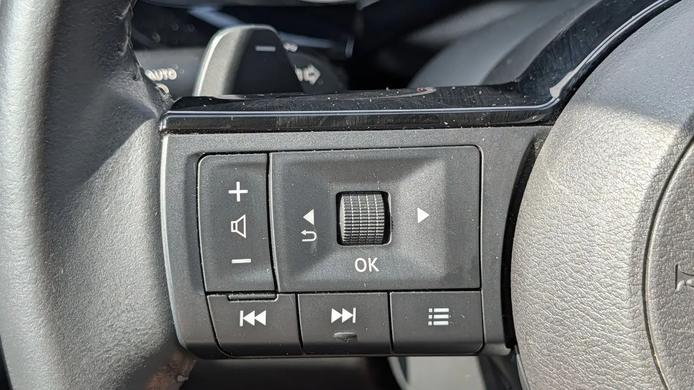 2023 Nissan Pathfinder SV