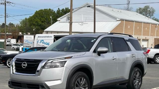 2025 Nissan Pathfinder SV