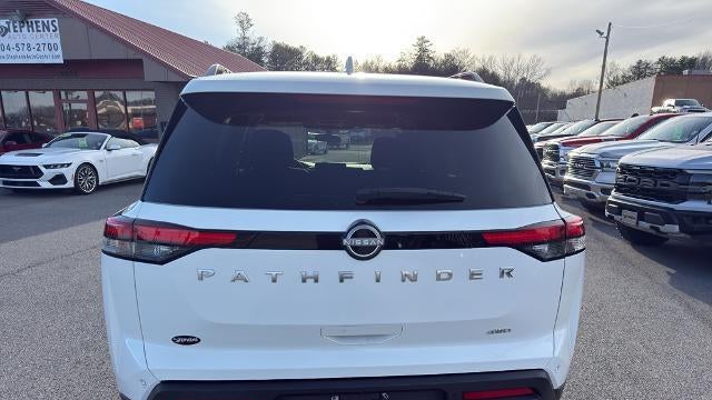 2025 Nissan Pathfinder SV