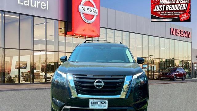 2025 Nissan Pathfinder SV