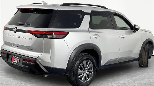 2024 Nissan Pathfinder SV