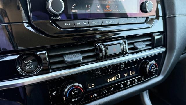 2025 Nissan Pathfinder SV
