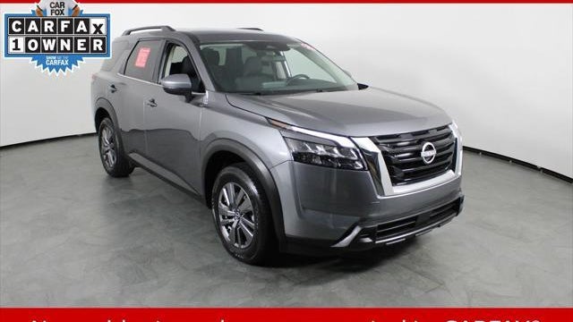 2025 Nissan Pathfinder SV
