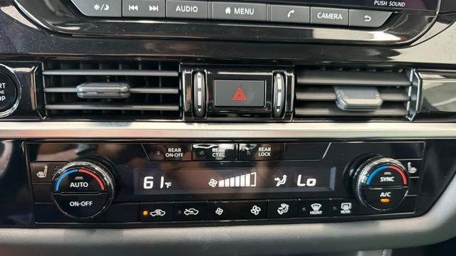 2025 Nissan Pathfinder SV