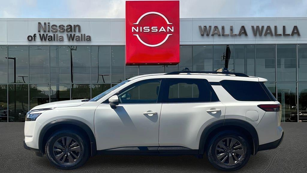 2022 Nissan Pathfinder SV