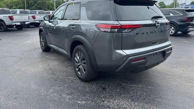 2023 Nissan Pathfinder SV