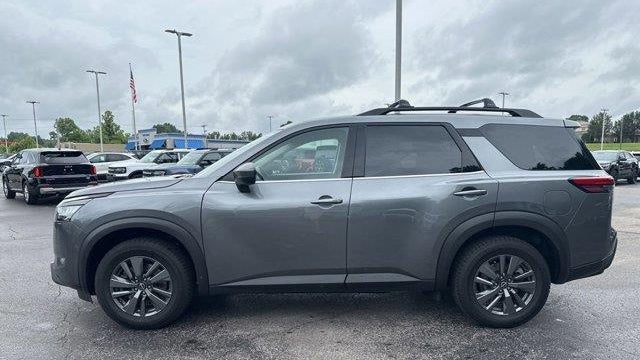 2023 Nissan Pathfinder SV