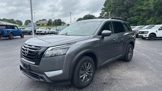 2023 Nissan Pathfinder SV