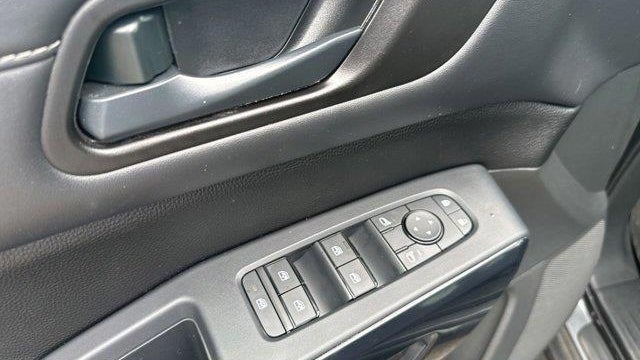 2023 Nissan Pathfinder SV