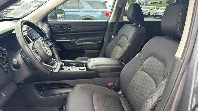 2023 Nissan Pathfinder SV