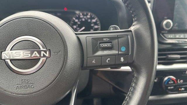 2023 Nissan Pathfinder SV