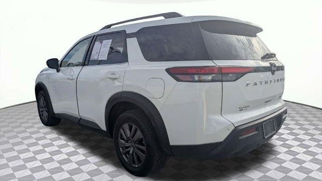 2024 Nissan Pathfinder SV