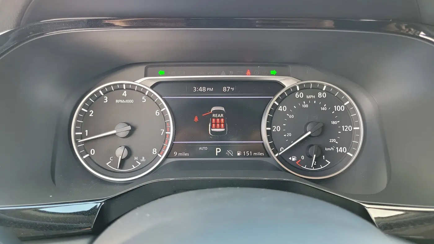2025 Nissan Pathfinder SV