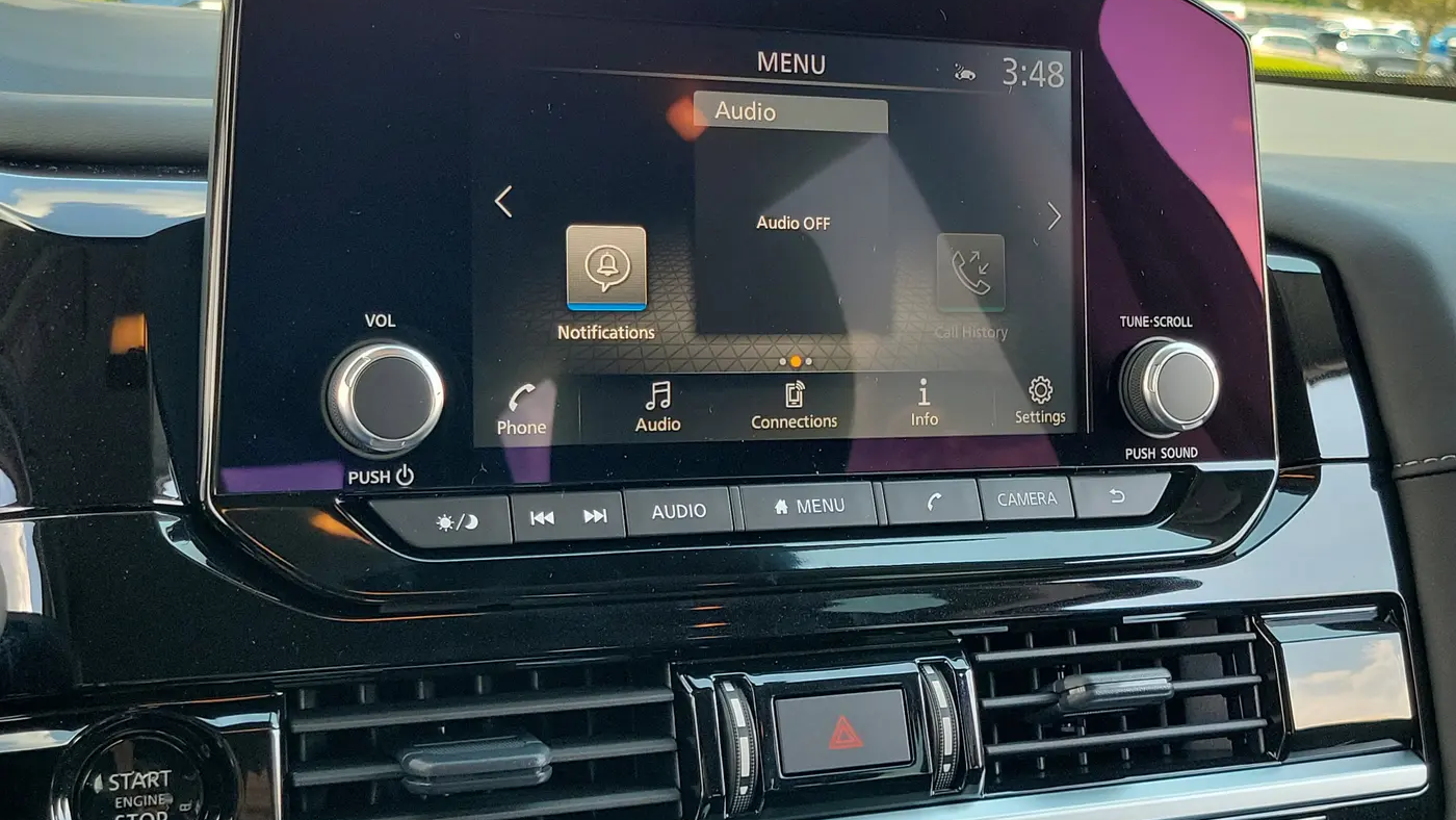 2025 Nissan Pathfinder SV