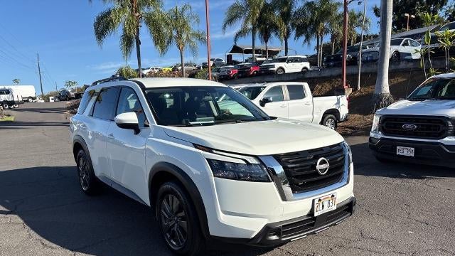 2023 Nissan Pathfinder SV