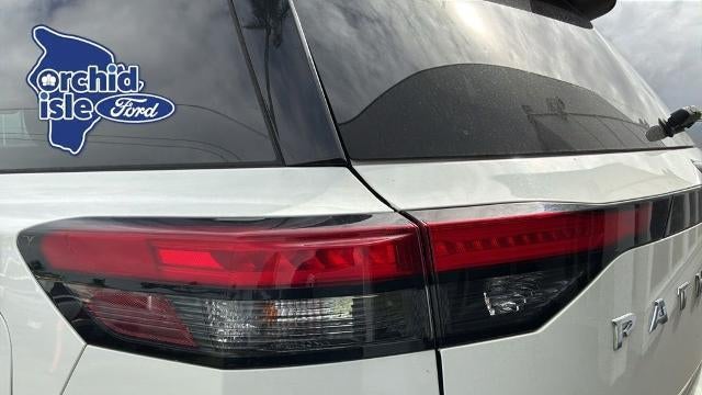 2023 Nissan Pathfinder SV
