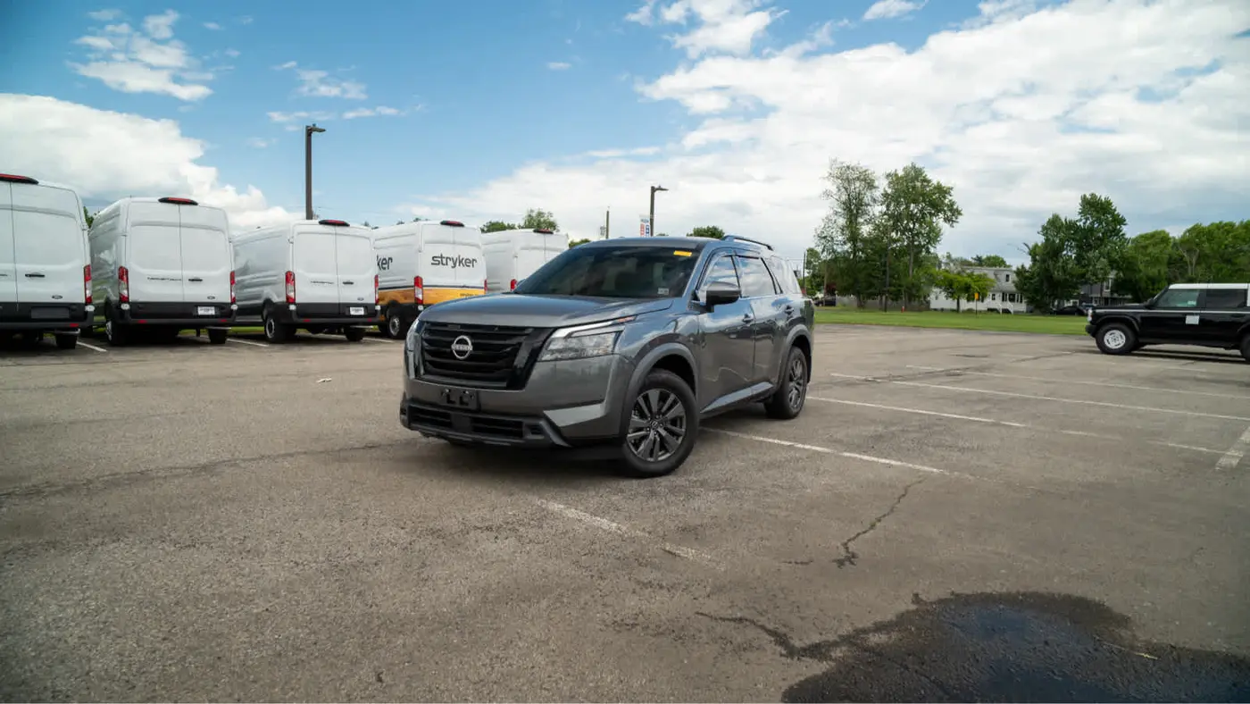 2024 Nissan Pathfinder SV