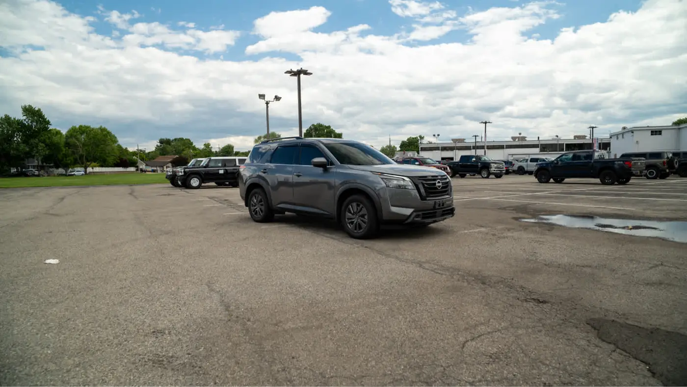 2024 Nissan Pathfinder SV